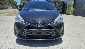 2017 Auto Toyota Yaris with low kms and easy finance 3.jpg